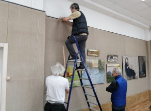 В Вышнем Волочке открылась выставка живописи Петербургское насТРОЕние. Видео