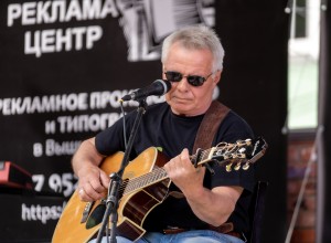 В Вышнем Волочке состоялся рок-концерт. Александр Рябико. Видео
