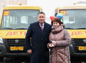 В Вышневолоцкий городской округ поступят новые школьные автобусы и автомобили скорой помощи