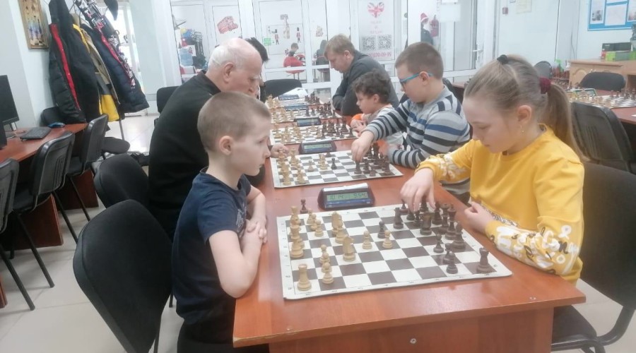 В Вышнем Волочке прошёл финал традиционного городского турнира «Мемориал Ромкина А.А.» по быстрым шахматам