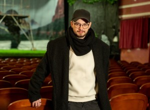 Режиссёр Алексей Кузнецов приглашает вышневолочан на премьеру спектакля «Маугли». Видео