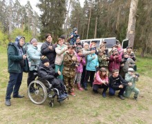 Воспитанники инклюзивного развивающего центра Мы вместе сыграли в лазертаг