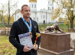 В фитнес-клубе Центральный в Вышнем Волочке уже год работает персональный тренер Александр Скобелев. Видео