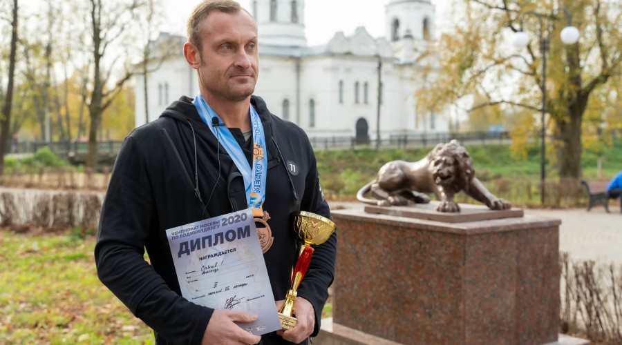 В фитнес-клубе Центральный в Вышнем Волочке уже год работает персональный тренер Александр Скобелев. Видео