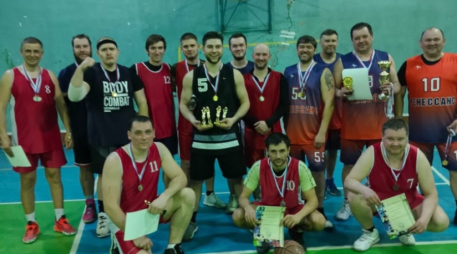 В Вышнем Волочке закончился чемпионат округа по баскетболу среди мужчин