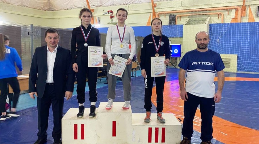 Вышневолочанка София Андриянова завоевала золото ЦФО по вольной борьбе