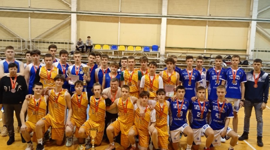 Вышневолоцкие баскетболисты показали хорошую игру на первенстве Тверской области