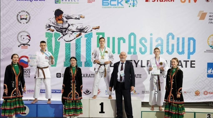 Вышневолоцкие спортсмены завоевали медали на всероссийских соревнованиях по всестилевому каратэ
